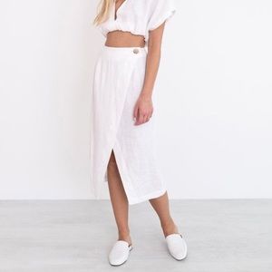 BNWOT White linen wrap skirt coverup like ref